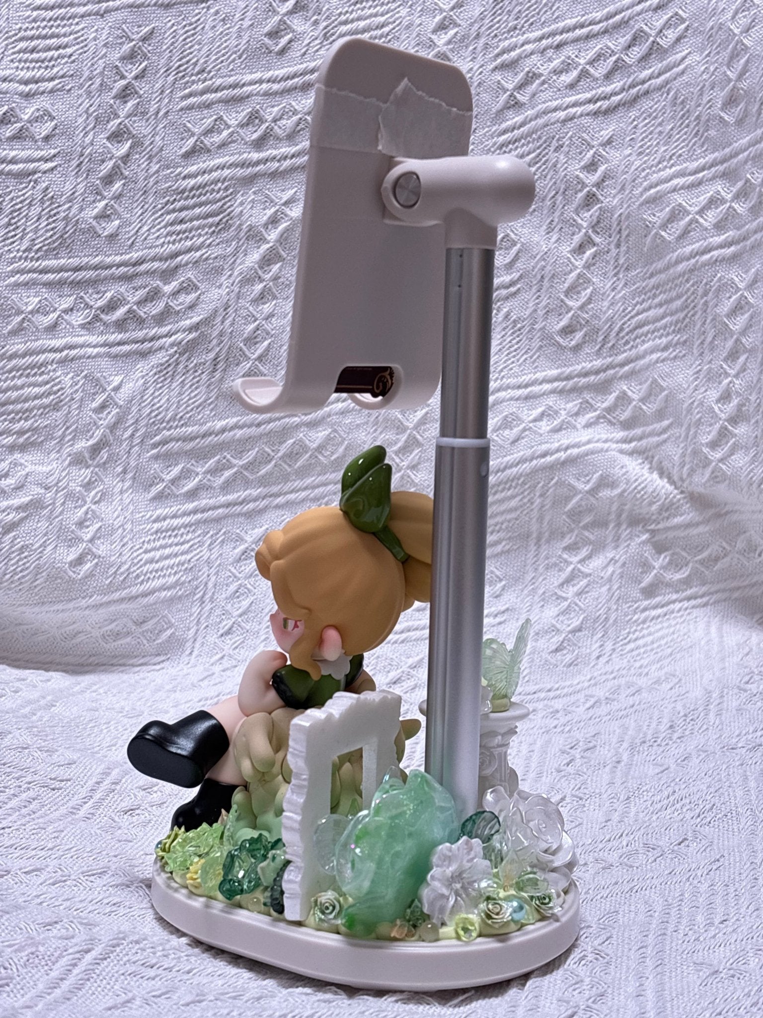 Cute Anime Girl Figure with Adjustable Phone Holder - Desktop Decor & Organizer, Unique Gift for Desk, Aesthetic Collectible - Artisan’s Reverie